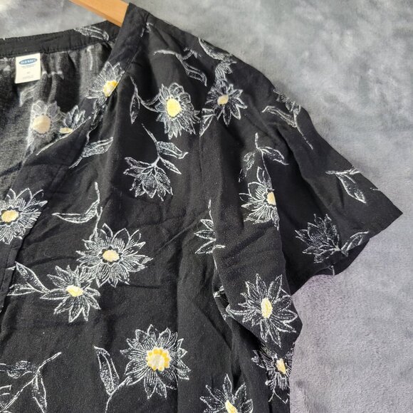 Old Navy Womens Floral V-Neck Blouse‎ Medium Black Daisy Print Casual Everyday - Picture 3 of 8